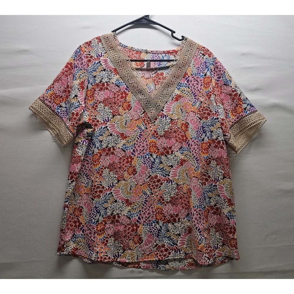 Women's Floral Crochet Accent V-Neck Size L Short Sleeve Boho Psychedelic